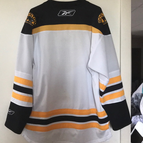2012-2013 autographed bruins jersey - Picture 3 of 3